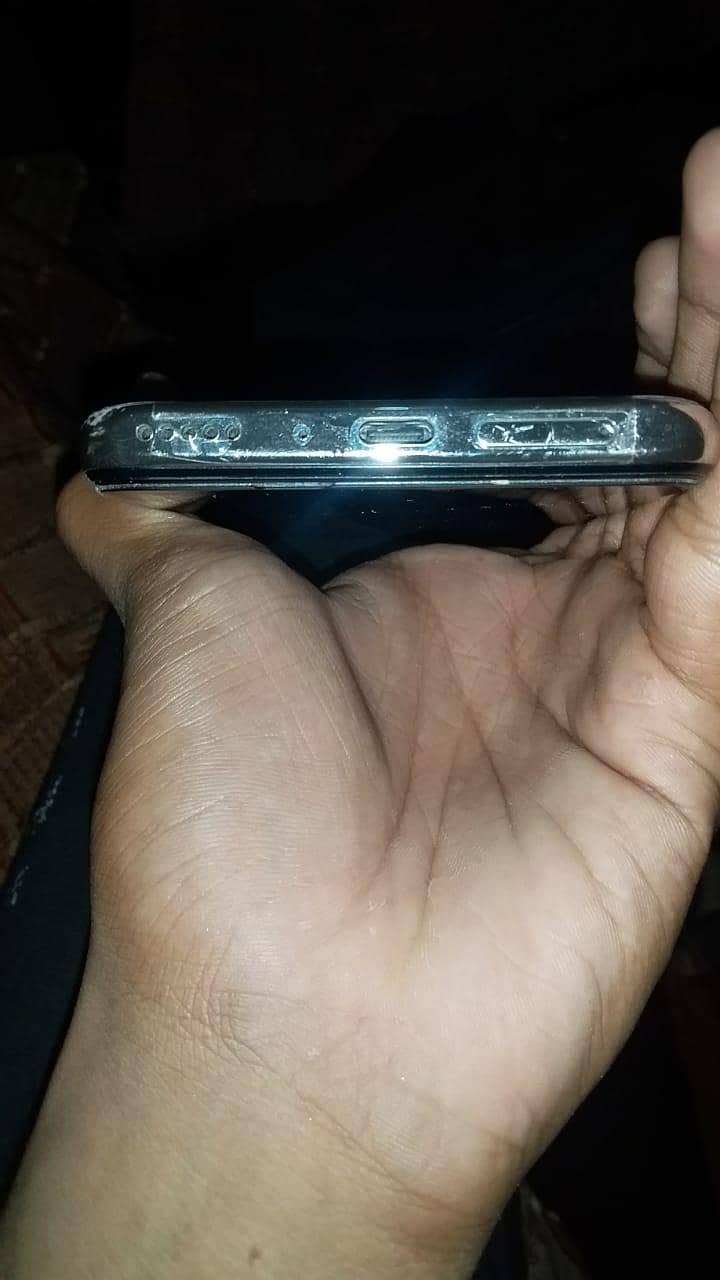 HUAWEI y9a 10 by 10 condition  urgent sale 8