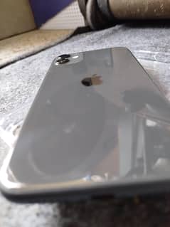Iphone 11 64GB sim locked JV 9/10 For sale