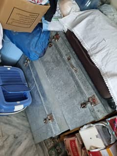 Trunk / Patti in Good Condition