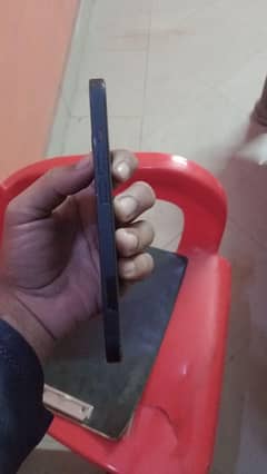 I m selling my Apple 13
