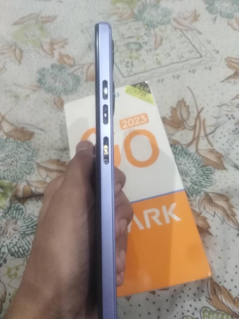 techno spark go 10/10 condition Argent sale with box 2