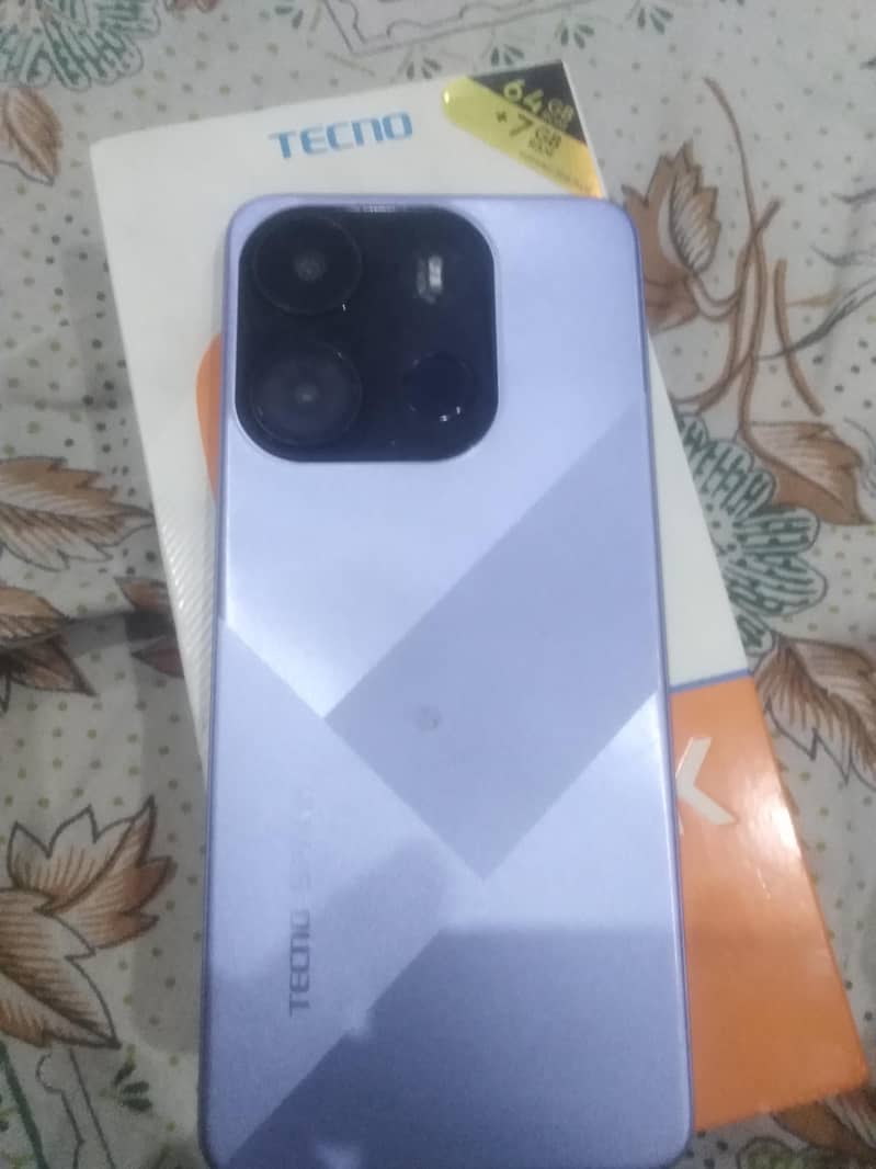 techno spark go 10/10 condition Argent sale with box 3