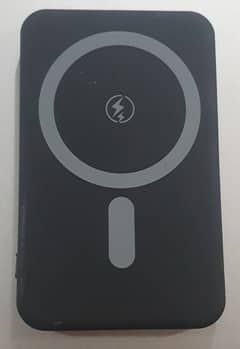 power bank brand new 10/10  5000mAh