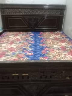 wood King size bed  In the best location Argent cell In a low price