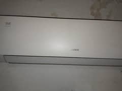 1.5 TON GREE AC DC INVERTER HEAT AND COOL