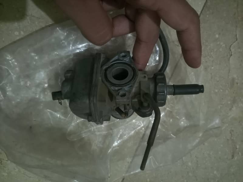 Carbouter Bick ka Crown Lifan 2