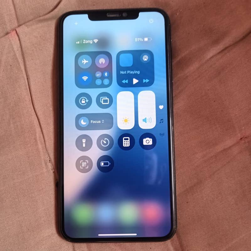 Iphone 11 pro max non pta but lukiest model sim working properly 1