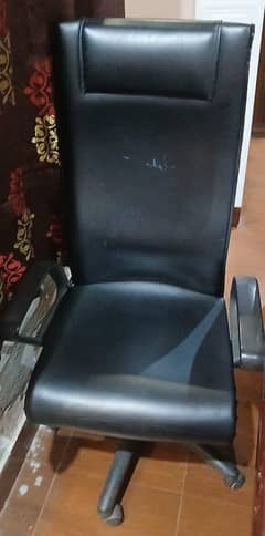 Masters Original Revolving Chair