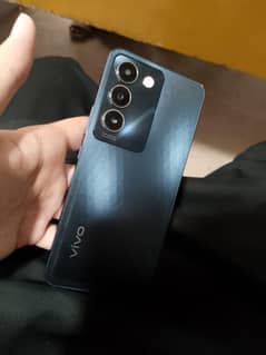 Vivo y100