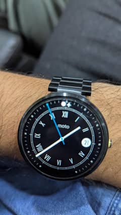 Motorola Moto 360 sports smartwatch