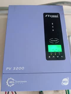 Fronus hybrid invertor , pv 3200 for sale