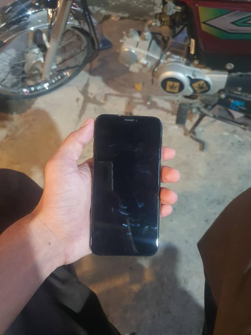 iphone XS factory unlocked exchange possible 1