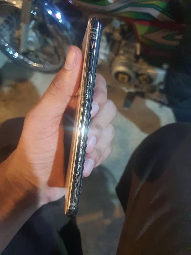 iphone XS factory unlocked exchange possible 2