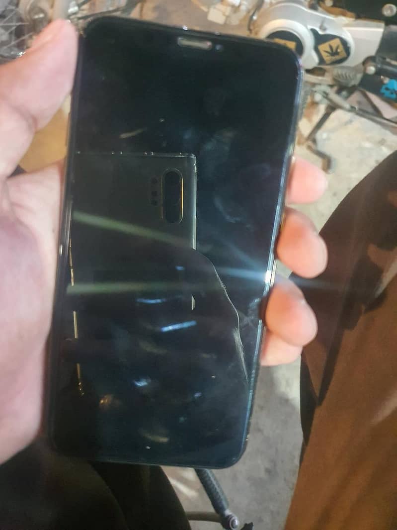 iphone XS factory unlocked exchange possible 4