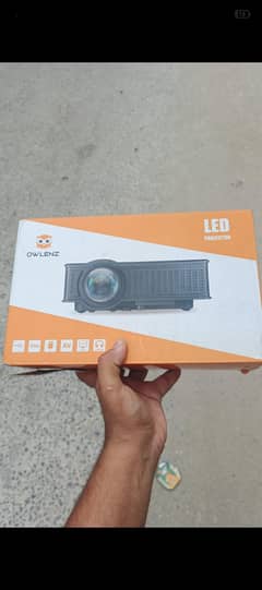 owlenz projector 10by9