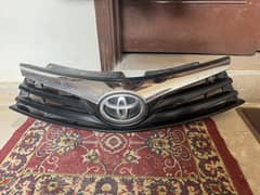 TOYOTA COROLLA FRONT GRILL ORIGINAL (2014-2017)