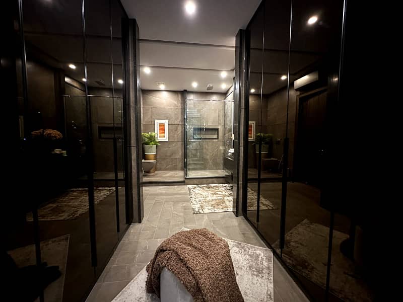 2 Kanal Elegant And Fully Maintained Super Hot Located Bungalow Is Available For Sale In The Best Block Of DHA Phase 5 Block A Lahore. 4