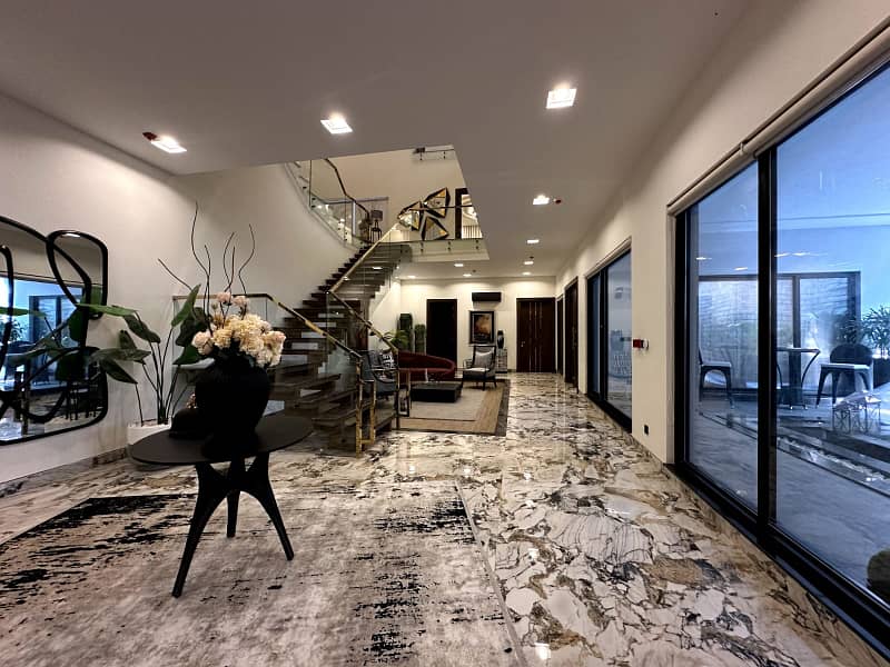 2 Kanal Elegant And Fully Maintained Super Hot Located Bungalow Is Available For Sale In The Best Block Of DHA Phase 5 Block A Lahore. 7
