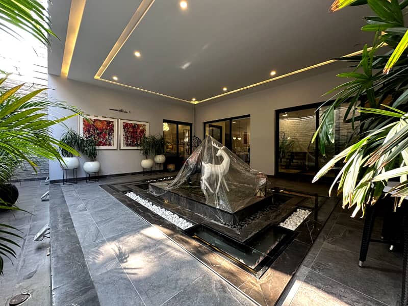 2 Kanal Elegant And Fully Maintained Super Hot Located Bungalow Is Available For Sale In The Best Block Of DHA Phase 5 Block A Lahore. 12