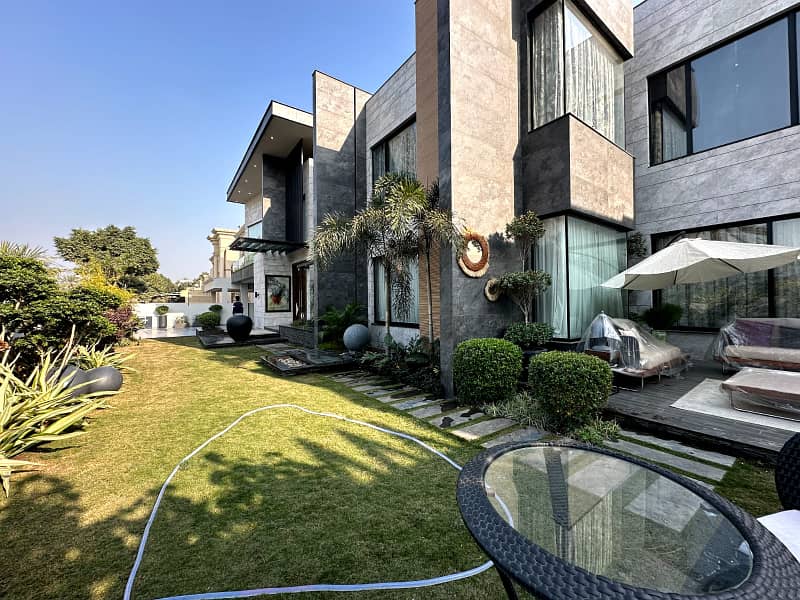 2 Kanal Elegant And Fully Maintained Super Hot Located Bungalow Is Available For Sale In The Best Block Of DHA Phase 5 Block A Lahore. 24