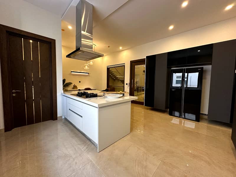 2 Kanal Elegant And Fully Maintained Super Hot Located Bungalow Is Available For Sale In The Best Block Of DHA Phase 5 Block A Lahore. 27