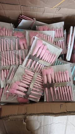Makeup brushes