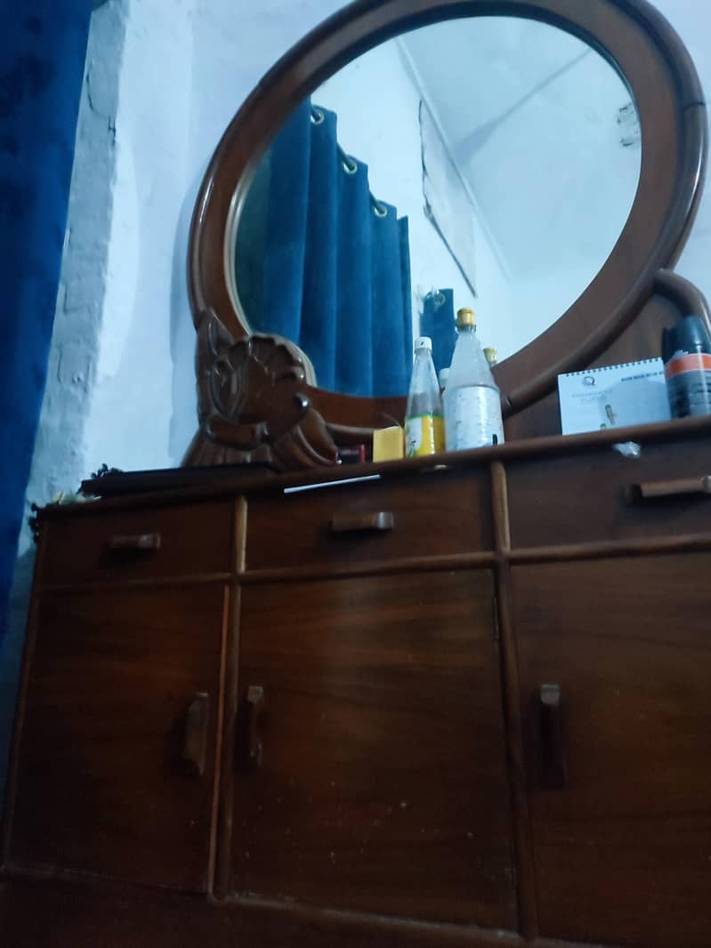 dressing table 0