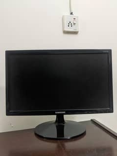 Samsung 18.5 inch 720p 60hz Monitor S19D300NY