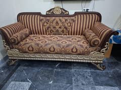 2 seater sofa in lush condition