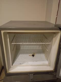 Dawlance Non Inverter Fridge For Sale