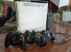 XBOX 360 JASPER.  with 3 controllers