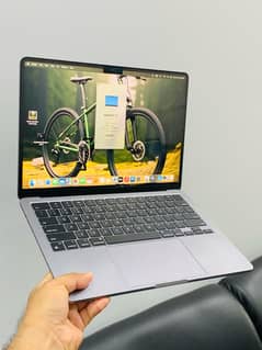 MACBOOK AIR M2 FOR SALE LIKE BRAND NEW CONDITION