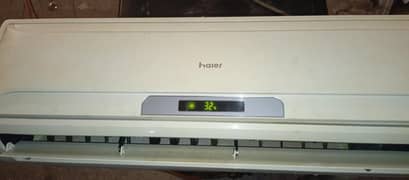 haier 1 ton AC bilkul saaf condition me hey.
