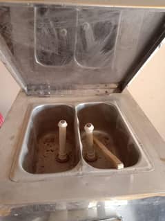 I am selling my ice careem mashine good working condition medium size