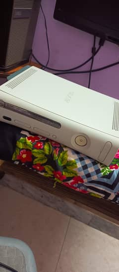 Xbox 360 320 gb Jasper with 45 games