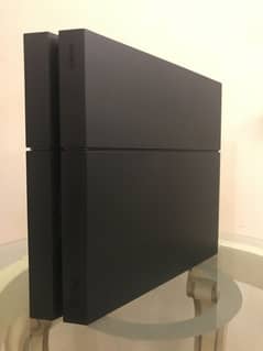 Ps4 fat in excellent condition and 12+ games