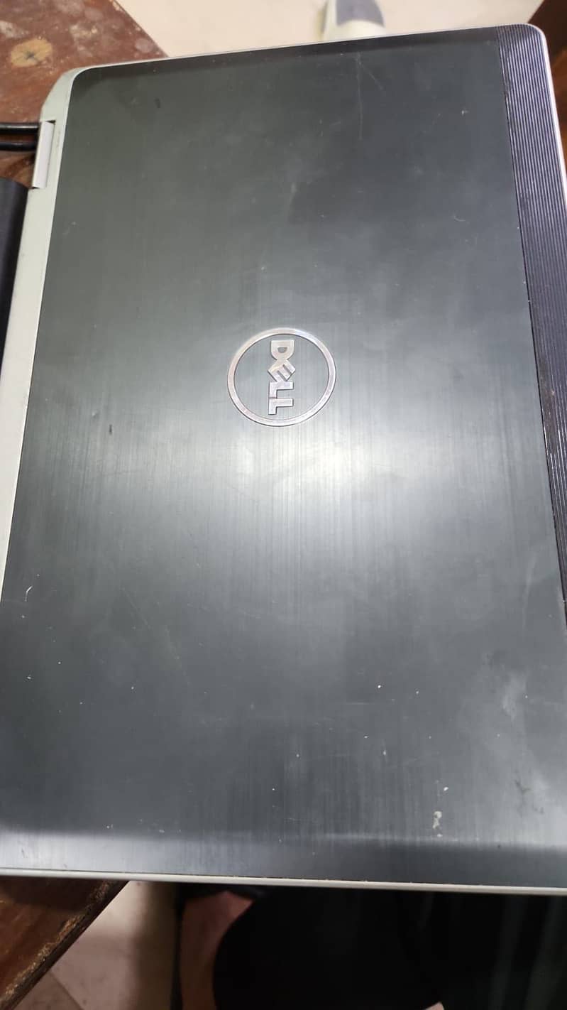 Dell latitude E6330 0