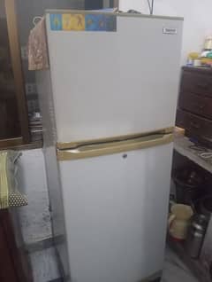 Orient ka fridge hai condition 10 by 10