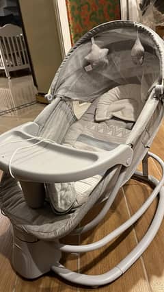 Mastela 4-in-1 Baby Bassinet Swing with Tray & Net (Like New)