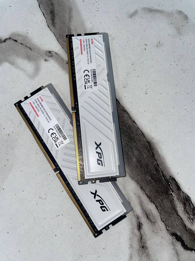 XPG DDr4 Ram 3600Mhz [8x2 16Gb]  / DDr5 Ram 16Gb 5600Mhz Kingston 0
