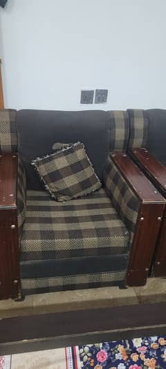 Beautiful sofa set for sale