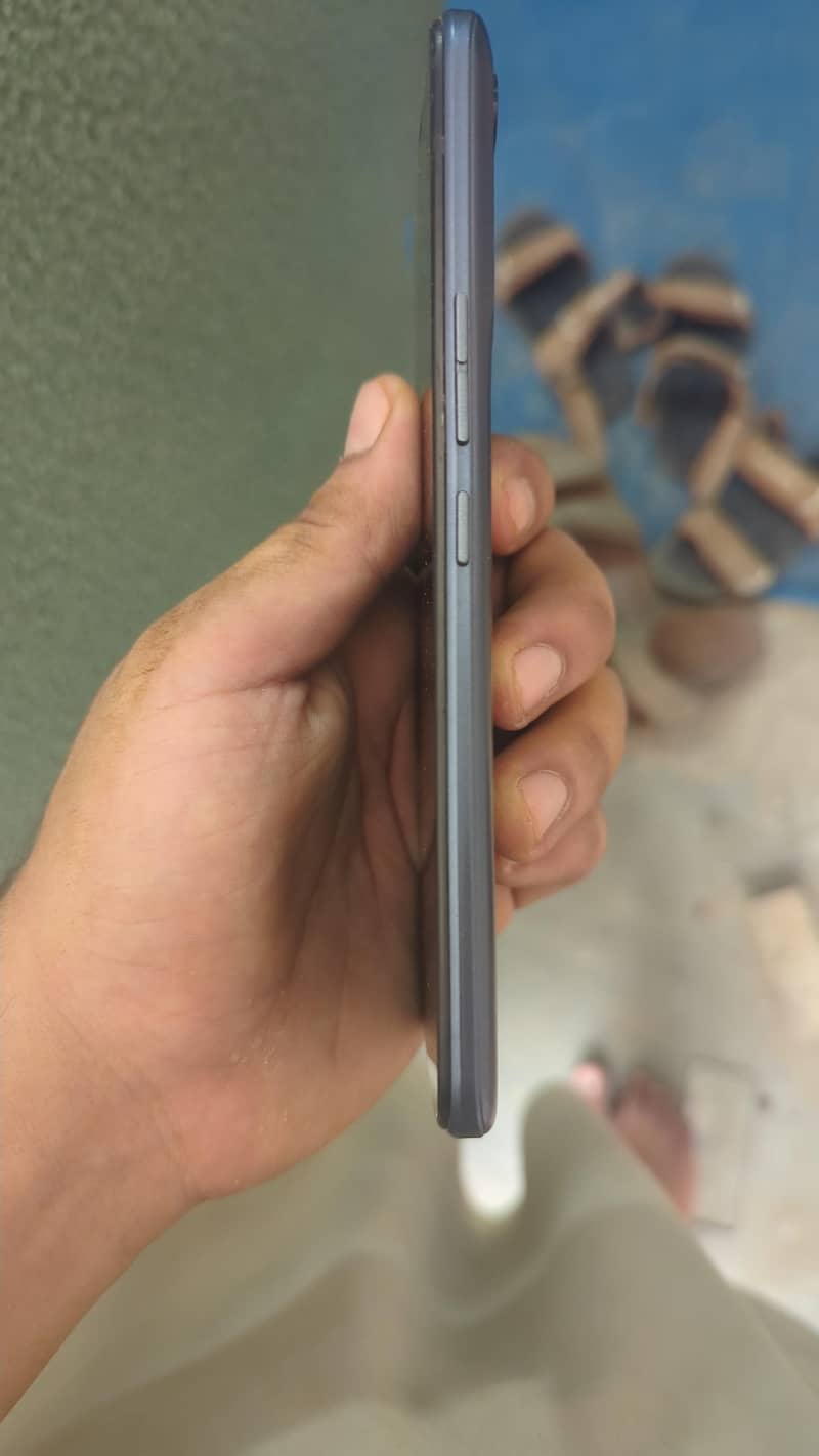 Tecno spark 8c 3