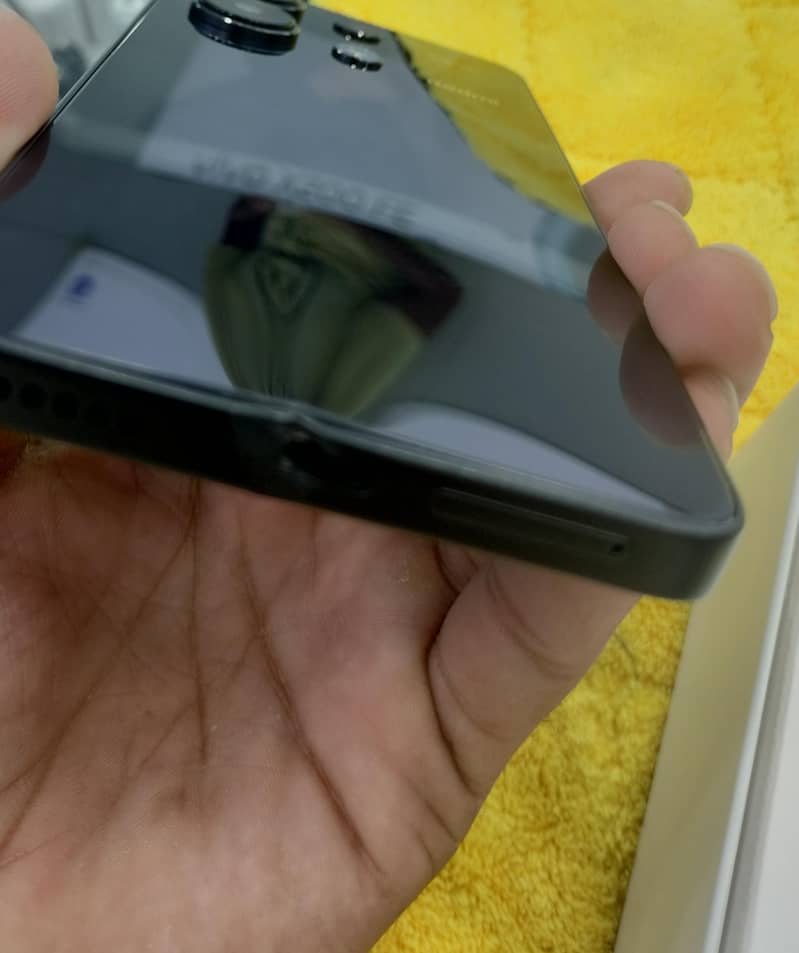 Redmi Note 13 8/256 Amoled display in screen fingerprint 1