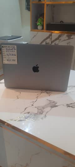 Macbook Pro M1 Chip 2020 13.6 inches 16Gb Ram 1TB SSD
