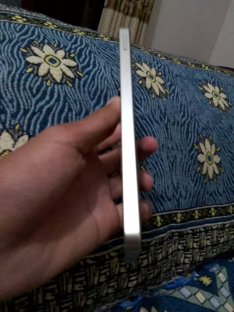 Bilqul 10/10 Condition Complete box Sirf  7 din Pahly box open howa ah 2