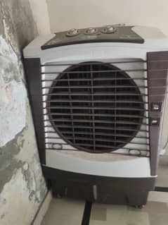 Air Cooler Sab theek ha acha chlta ha