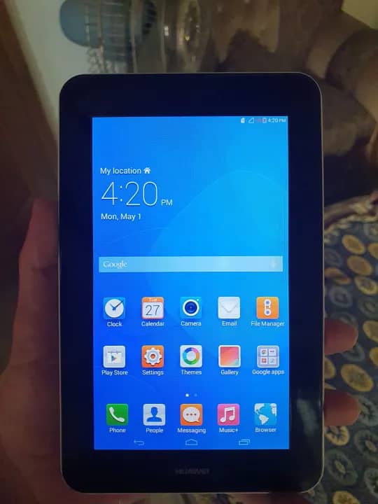 2GB RAM 8 GB MEMORY  | 1.3 GHz quad-core processor || 2 MP main ca 3