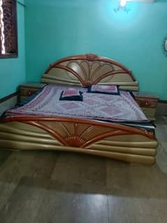 Complete Bedroom Set – King Bed + Almari + Mattress – Rs. 37,000