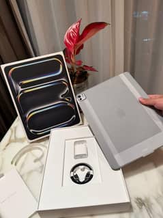 Apple ipad pro M4 Air with box