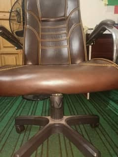 Executive chair made of leather